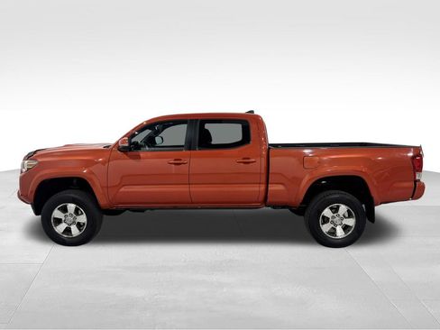 Used 2016 Toyota Tacoma TRD Sport AWD/4WD image 14
