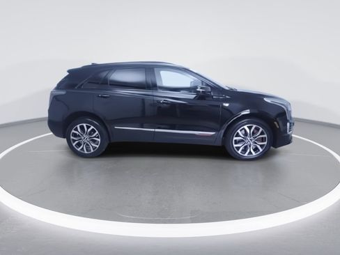 Used 2024 Cadillac XT5 Sportv w/ LPO, Red Accent Package image 9