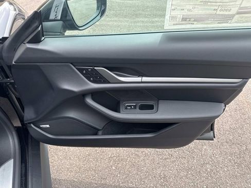 New 2025 Porsche Taycan image 18