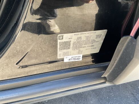 Used 2020 Chevrolet Traverse LT image 28