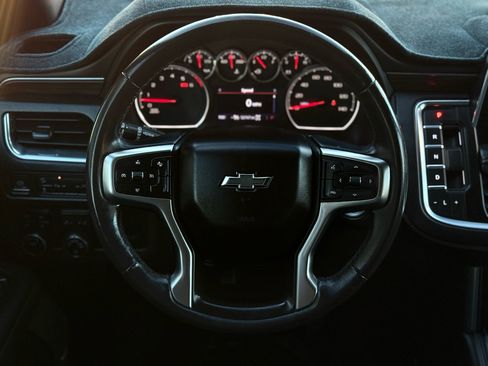 Used 2021 Chevrolet Tahoe Z71 image 20