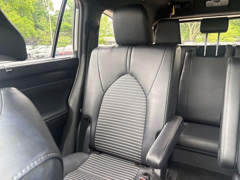 Used 2025 Toyota Highlander XSE AWD/4WD image 41