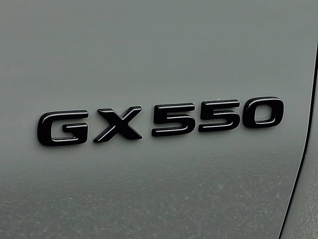 Used 2024 Lexus GX 550 w/ Accessory Package (2T) AWD/4WD image 30