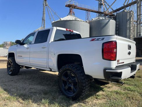 Used 2018 Chevrolet Silverado 1500 LT w/ All Star Edition AWD/4WD image 6