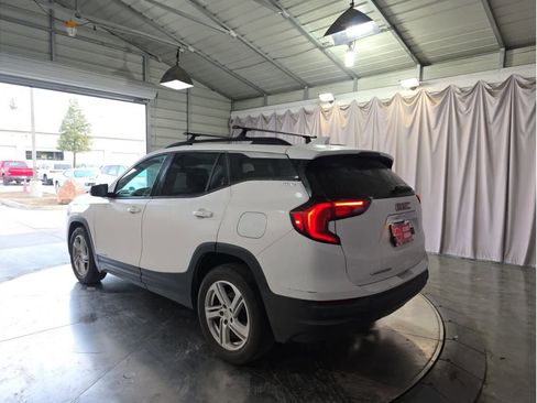 Used 2018 GMC Terrain SLE w/ Driver Convenience Package image 8