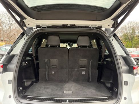 Used 2023 Jeep Grand Cherokee L Laredo image 33