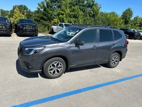 Used 2023 Subaru Forester Premium AWD/4WD image 17