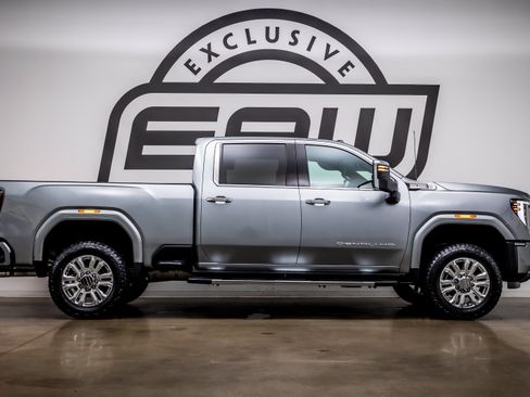 Used 2024 GMC Sierra 2500 Denali w/ Technology Package AWD/4WD image 9