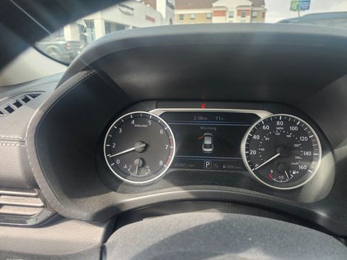 Used 2024 Nissan Sentra SV image 12