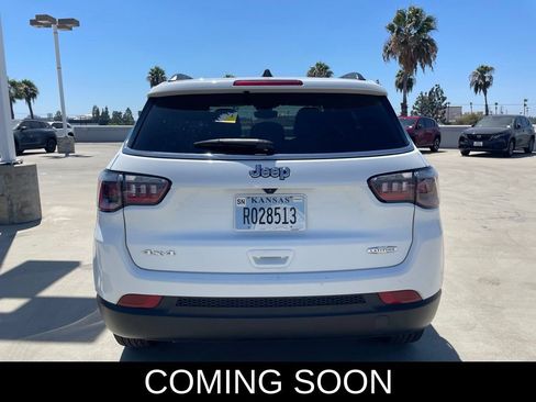 Used 2024 Jeep Compass Latitude AWD/4WD image 3