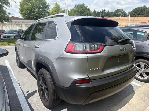 Used 2019 Jeep Cherokee Latitude Plus w/ Cold Weather Group AWD/4WD image 5