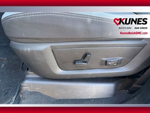 Used 2024 RAM 3500 Big Horn image 9