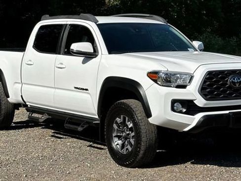 Used 2021 Toyota Tacoma TRD Off-Road AWD/4WD image 2
