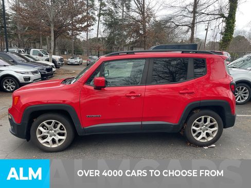 Used 2018 Jeep Renegade Latitude image 3