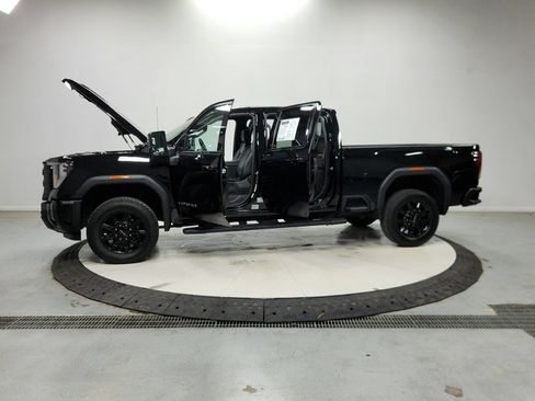 Used 2024 GMC Sierra 2500 AT4 w/ Max Trailering Package AWD/4WD image 13