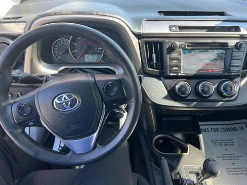 Used 2016 Toyota RAV4 LE AWD/4WD image 10