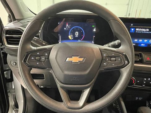 Used 2025 Chevrolet TrailBlazer LS w/ LS Convenience Package FWD image 33