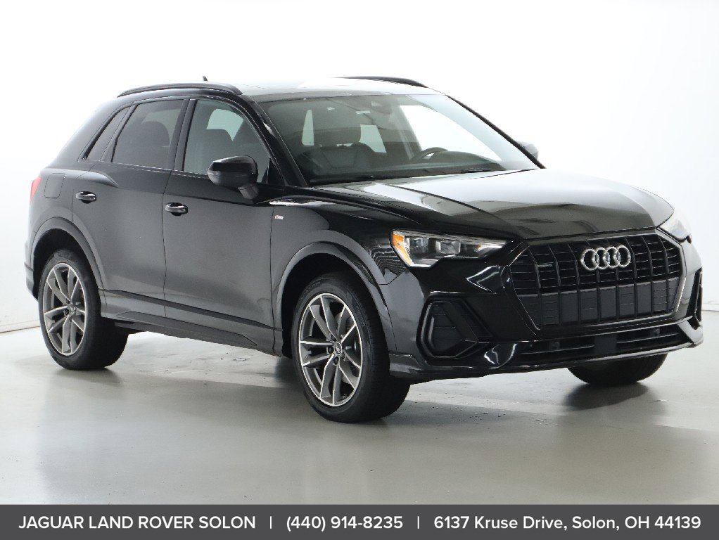 Used 2022 Audi Q3 2.0T Premium w/ Black Optic Sport Package AWD/4WD image 11