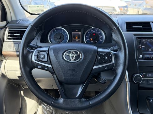 Used 2015 Toyota Camry XLE w/ Convenience Package FWD image 16