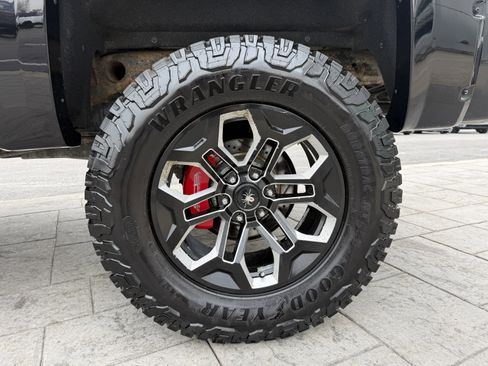 Used 2017 Chevrolet Silverado 1500 LTZ Z71 w/ LTZ Plus Package image 32