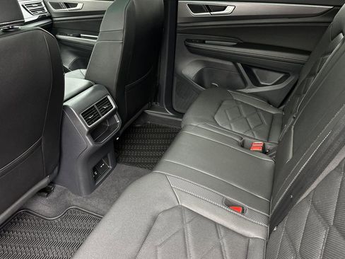 New 2026 Volkswagen Atlas Cross Sport SE FWD image 10