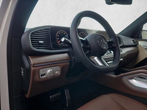 New 2026 Mercedes-Benz GLS 450 4MATIC image 3