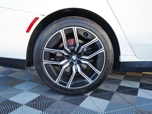 Used 2024 BMW 740i xDrive image 87