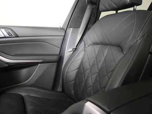 Certified 2023 BMW X7 xDrive40i w/ Executive Package image 32