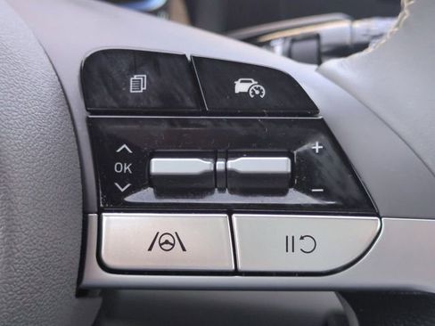 Used 2025 Hyundai Elantra Sport image 23