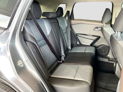 Used 2023 Nissan Rogue SV image 24