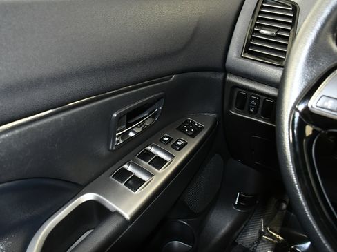 Used 2022 Mitsubishi Outlander Sport SE image 32