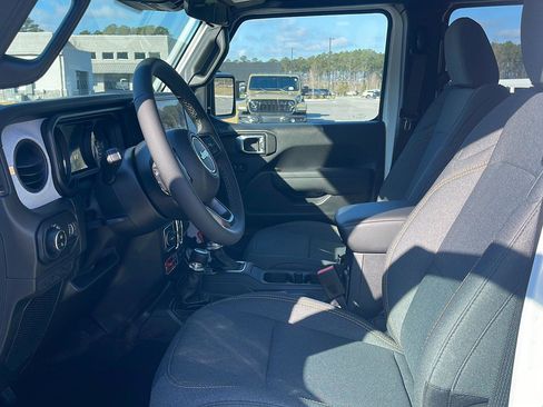New 2025 Jeep Gladiator Willys image 14