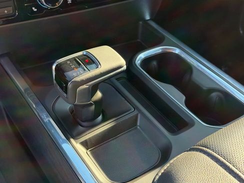 Used 2024 GMC Sierra 1500 SLT w/ SLT Premium Package image 39