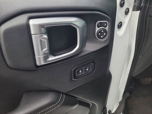 Certified 2023 Jeep Wrangler Sahara w/ Cold Weather Group image 14