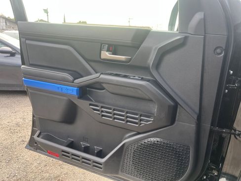 Used 2025 Toyota Tacoma TRD Off-Road image 18