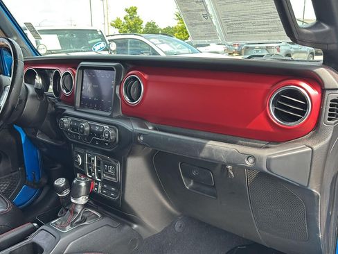 Used 2021 Jeep Gladiator Rubicon AWD/4WD image 23