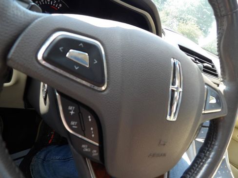 Used 2014 Lincoln MKZ AWD image 15