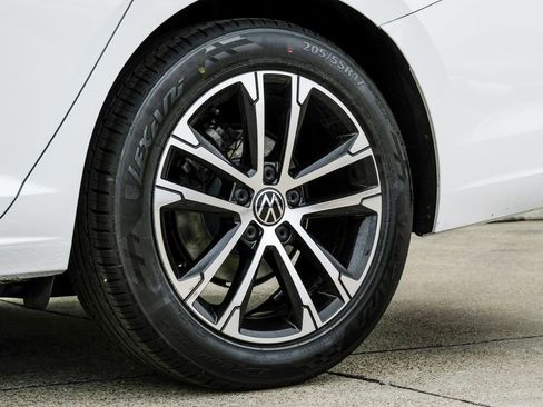 Used 2022 Volkswagen Jetta Sport image 61