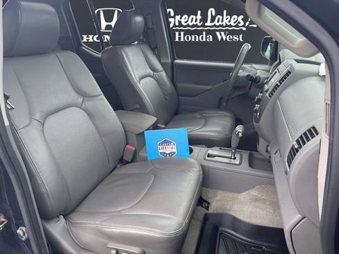 Used 2015 Nissan Frontier SL w/ Moonroof Package AWD/4WD image 15