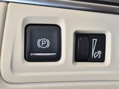 Used 2022 Cadillac XT5 Premium Luxury w/ LPO, Floor Liner Package AWD/4WD image 35