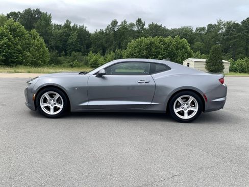 Used 2020 Chevrolet Camaro LT RWD image 4