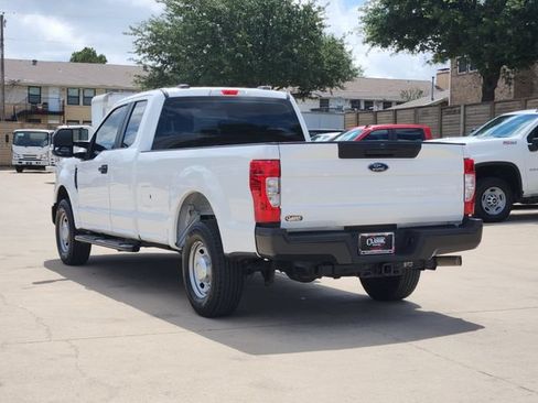 Used 2022 Ford F250 XL w/ Power Equipment Group RWD image 3
