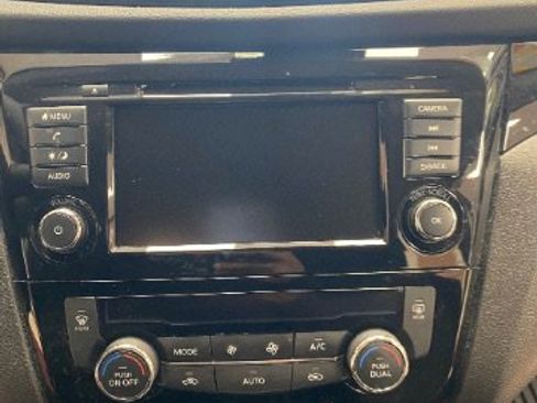 Used 2021 Nissan Rogue Sport SV FWD image 21