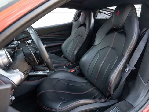 Used 2022 Ferrari F8 Tributo image 32