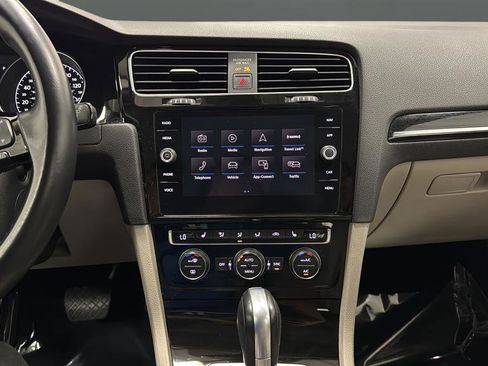Used 2018 Volkswagen Golf SEL FWD image 13
