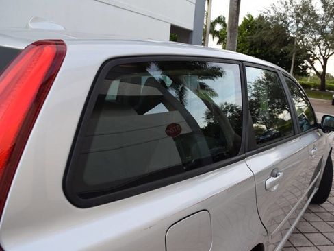 Used 2011 Volvo V50 T5 image 32