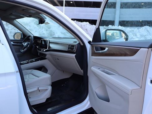 New 2026 Volkswagen Atlas SE image 25