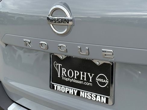 Certified 2021 Nissan Rogue Platinum image 7