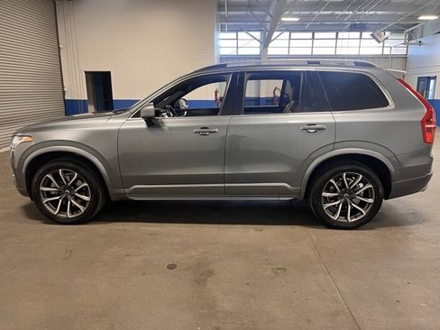 Used 2017 Volvo XC90 T6 Momentum w/ Vision Package image 6