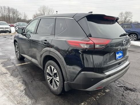 Used 2021 Nissan Rogue SV image 4